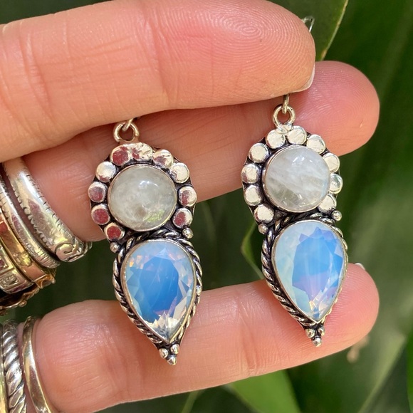 925 sterling silver Overlay moonstones & iridescent opalite dangly boho earrings - Picture 11 of 12